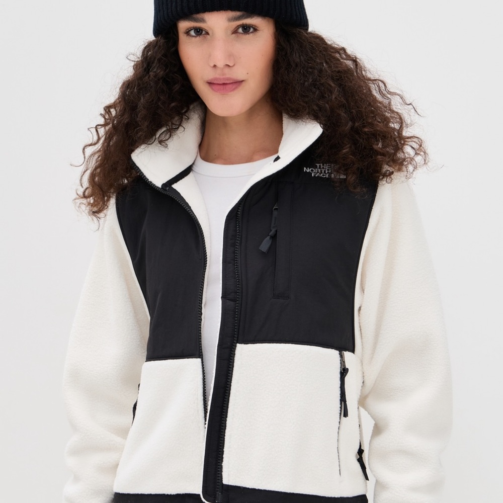 The north face Denali retro jacket nwt M
